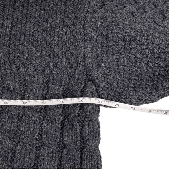 John Molloy Irish 100% Wool grey hand knit crewneck sweater size medium - Picture 5 of 6